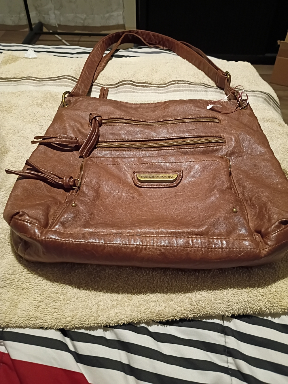 Stone Mountain Brown  Leather  Hobo with Front Zip Pockets GUC